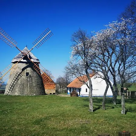 Penzion U Kostela *